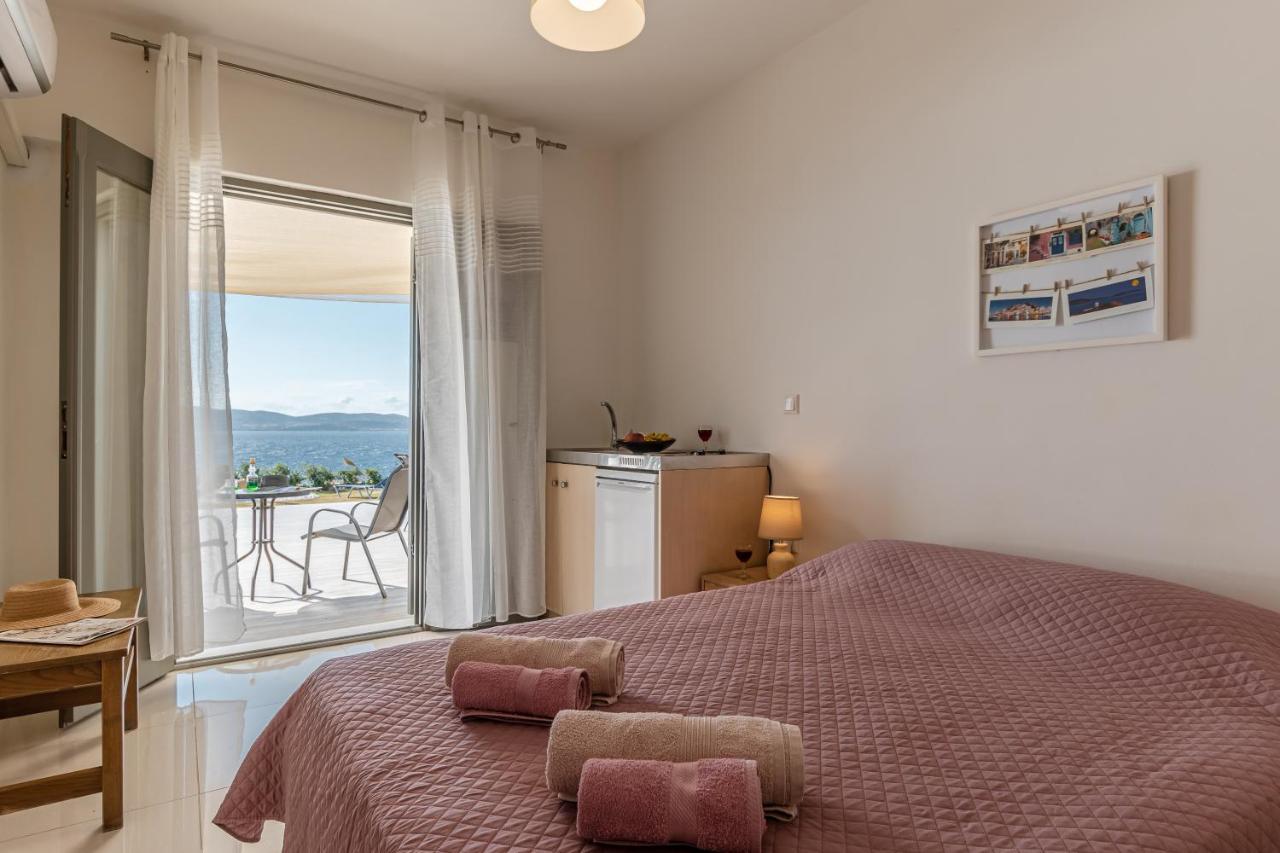 Dionysus House And Ariadne Apartment Stelida  Eksteriør billede